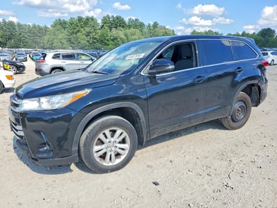 5TDBZRFH0JS****** 2018 Toyota Highlander