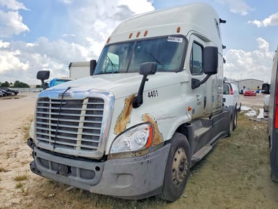 1FUJGLD57FL****** 2015 Freightliner Cascadia