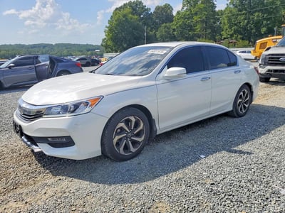 1HGCR2F73GA****** 2016 Honda Accord