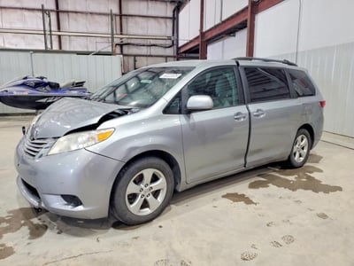 5TDKK3DC4GS****** 2016 Toyota Sienna