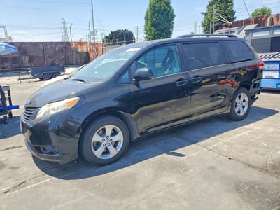 5TDKK3DC9ES****** 2014 Toyota Sienna