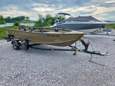 GEN3256***** 2017 G3 Outfitter Vi 77t Deep V