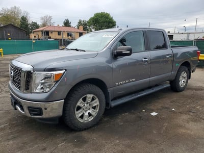 1N6AA1E54JN****** 2018 Nissan Titan