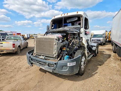 3AKJGEDV2ES****** 2014 Freightliner Cascadia 125