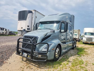 4V4NC9EH7RN****** 2024 Volvo VNL