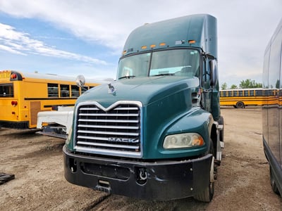 1M1AW01X4HM****** 2017 Mack Cxu612