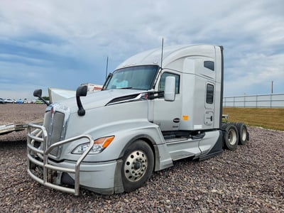 1XKYD49X0PJ****** 2023 Kenworth T680