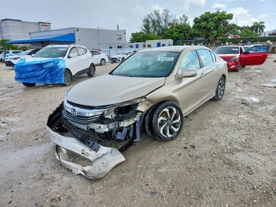 1HGCR2F06GA****** 2016 Honda Accord