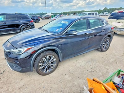 SJKCH5CR1HA****** 2017 Infiniti QX30
