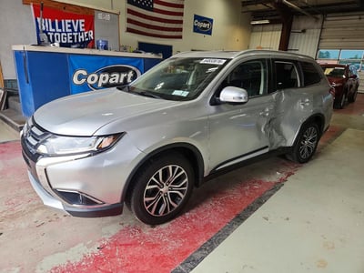 JA4AZ3A3XJZ****** 2018 Mitsubishi Outlander