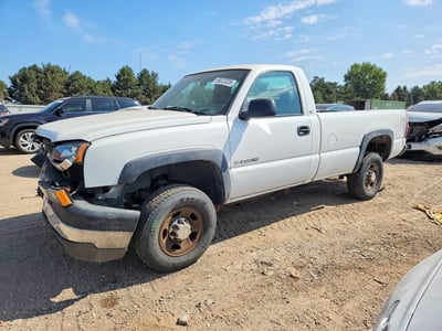 1GCHC24U44E****** 2004 Chevrolet Silverado
