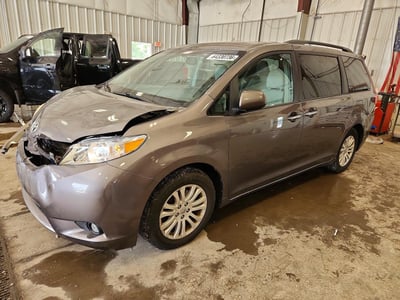 5TDYK3DC7FS****** 2015 Toyota Sienna
