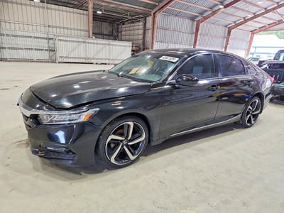1HGCV1F63JA****** 2018 Honda Accord