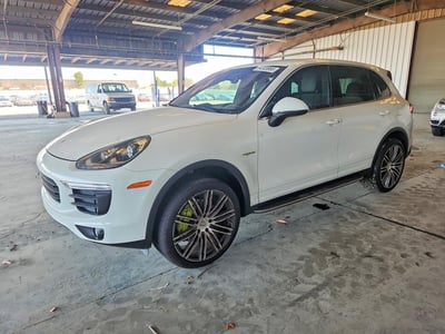 WP1AE2A2XGL****** 2016 Porsche Cayenne
