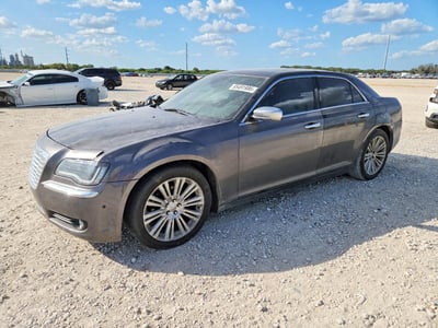 2C3CCAEG5DH****** 2013 Chrysler 300C