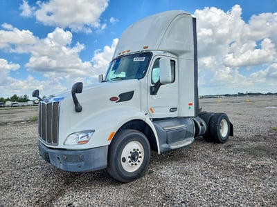 1XPBA48X5GD****** 2016 Peterbilt 579