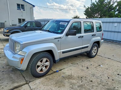 1C4PJMAK1CW****** 2012 Jeep Liberty