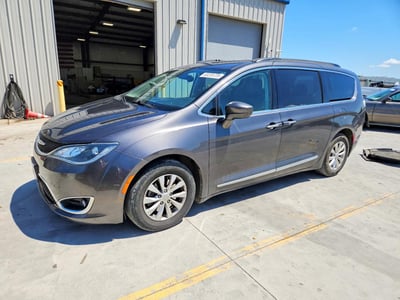 2C4RC1BG8HR****** 2017 Chrysler Pacifica