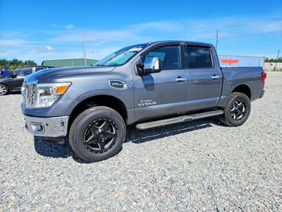 1N6AA1E52HN****** 2017 Nissan Titan