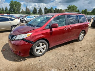 5TDKK3DC9ES****** 2014 Toyota Sienna