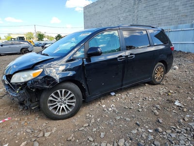 5TDYZ3DC5JS****** 2018 Toyota Sienna