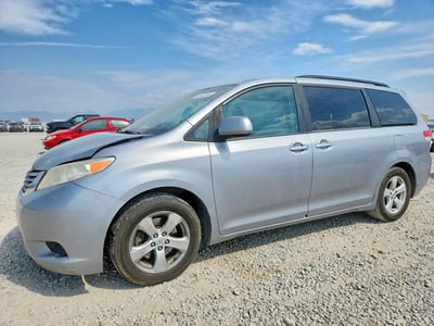5TDKK3DC4BS****** 2011 Toyota Sienna