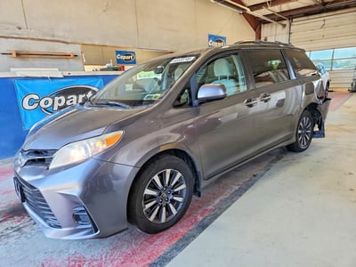 5TDJZ3DC0JS****** 2018 Toyota Sienna