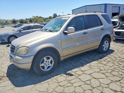 4JGAB54E91A****** 2001 Mercedes-Benz M-Class