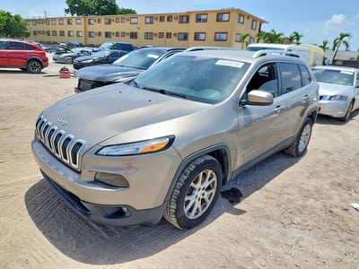 1C4PJLCB1HW****** 2017 Jeep Cherokee
