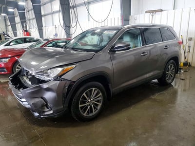 5TDJZRFH7KS****** 2019 Toyota Highlander