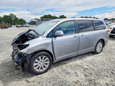 5TDJK3DC9BS****** 2011 Toyota Sienna