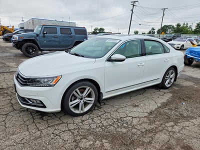 1VWCT7A31GC****** 2016 Volkswagen Passat