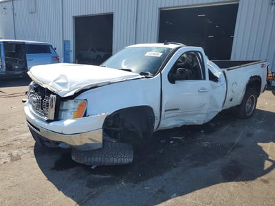 1GTR2WE38BZ****** 2011 GMC Sierra
