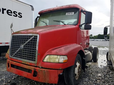 2005 Volvo VNM