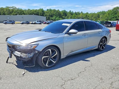 1HGCV1F33JA****** 2018 Honda Accord