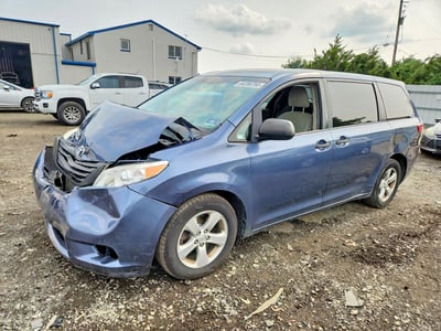 5TDZK3DC2FS****** 2015 Toyota Sienna