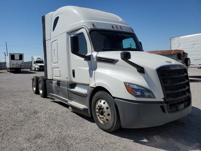 3AKJHHDR8JS****** 2018 Freightliner Cascadia 123