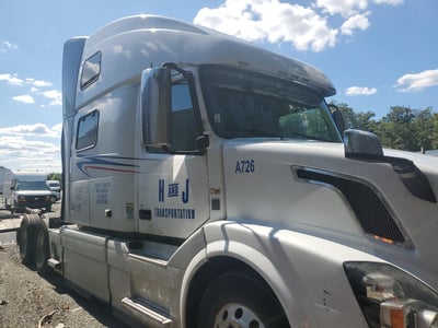 4V4NC9EH1HN****** 2017 Volvo VNL