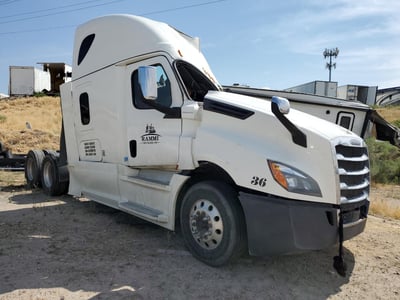 3AKJHHDR1LS****** 2020 Freightliner Cascadia