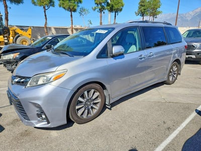 5TDYZ3DC3JS****** 2018 Toyota Sienna