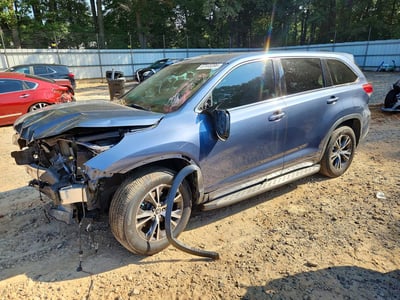 5TDZARFH9HS****** 2017 Toyota Highlander