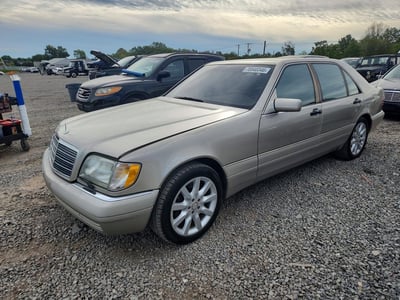 WDBGA51G9XA****** 1999 Mercedes-Benz S-Class