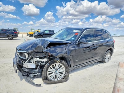 5UXKR0C54G0****** 2016 BMW X5