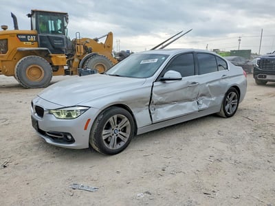 WBA8B9G56JN****** 2018 BMW 3 Series