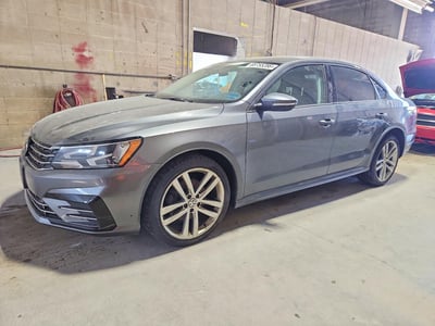 1VWAA7A31JC****** 2018 Volkswagen Passat