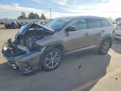 5TDJZRFH7KS****** 2019 Toyota Highlander