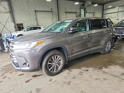 5TDJZRFH6KS****** 2019 Toyota Highlander