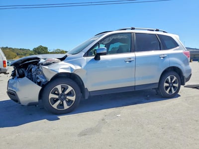 JF2SJAEC8JH****** 2018 Subaru Forester