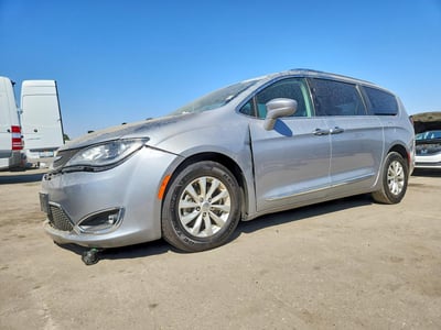 2C4RC1EG4JR****** 2018 Chrysler Pacifica