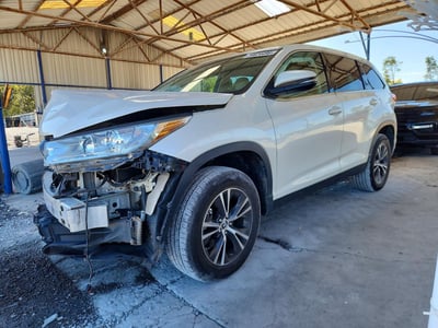 5TDZZRFHXKS****** 2019 Toyota Highlander